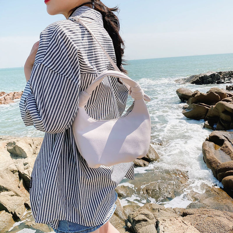Simple And Fashionable Folds Under the Arms Handbags