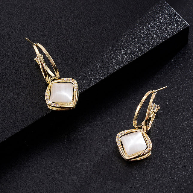 Fashionable Oval High-end Earrings
