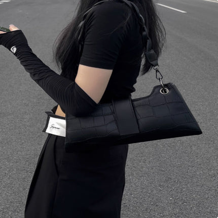 A High-end Texture Single Shoulder Baguette Bag