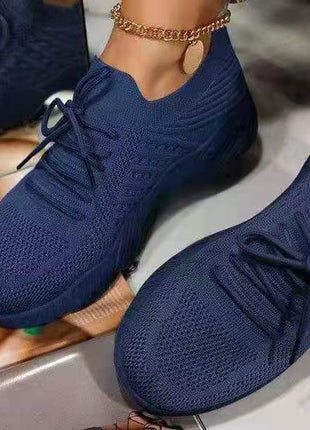 حذاء رياضي بلون سادة ونعل سميك