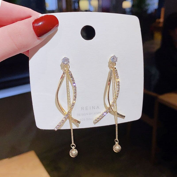 Retro Design Sense Long Curve Tassel Earrings Temperament