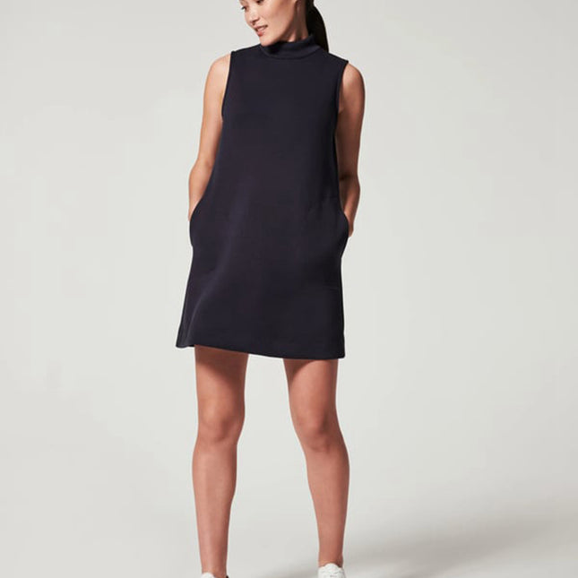 Round Neck Sleeveless Slim Dress