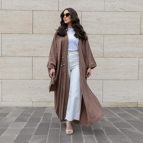 عباية تركية عصرية مخططة كاجوال بمقاسات كبيرة (Modest Modern Turkish Striped Casual Plus Size Abaya)