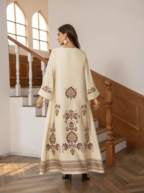 Elegante vestido largo de Oriente Medio con estampado floral