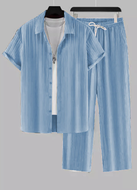 Traje de pantalón y camisa de manga corta a rayas para hombre