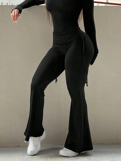 Pantalones deportivos acampanados, versátiles y que estilizan la figura