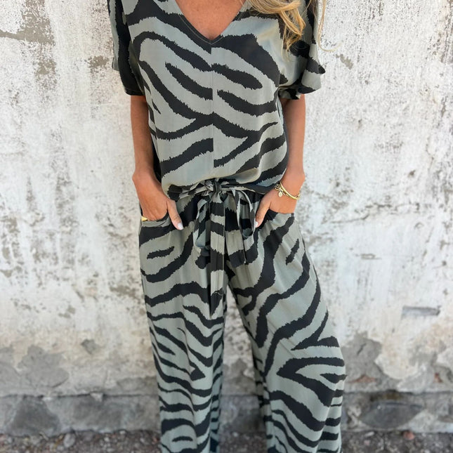 Zebra Stripes V-neck Lace-up Top and Pants Suit Set