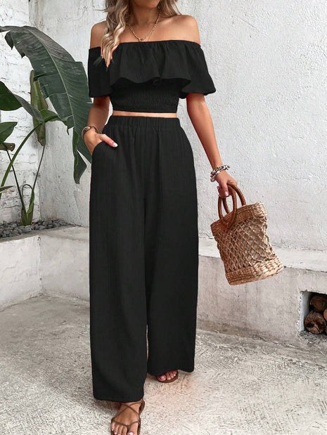Conjunto Tropical de Blusa con Hombros Descubiertos y Encaje, y Pantalones de Pierna Ancha