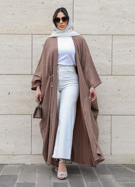 عباية تركية عصرية مخططة كاجوال بمقاسات كبيرة (Modest Modern Turkish Striped Casual Plus Size Abaya)