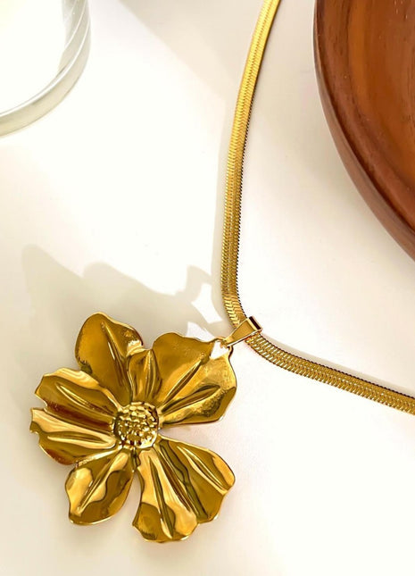 Collar con colgante de flor de acero inoxidable estilo frío exagerado