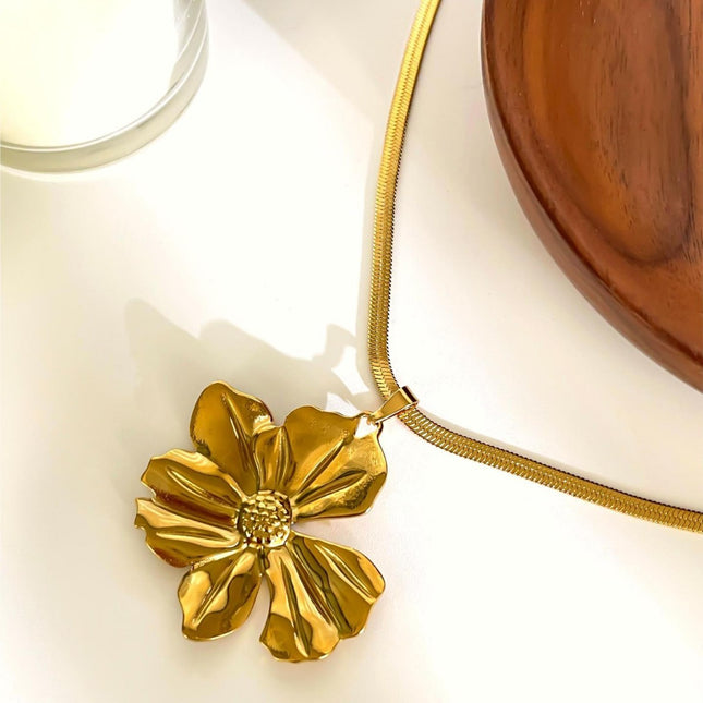 Exaggerated Cold Style Stainless Steel Flower Pendant Necklace