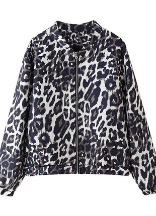 Women's distressed leopard print jacket coat

Leopard print streetwear jacket with irregular fit

Women's animal print coat with distressed detailing

Long-sleeve leopard jacket for casual streetwear outfits

Women's leopard print outerwear styled with denim

Distressed animal print jacket for edgy everyday fashion

BLNDL women's leopard print statement jacket