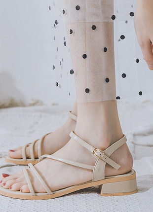 Mid-heel Toe Ring Roman Style Sandals