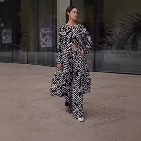 Traje de dos piezas de manga larga y pantalón holgado