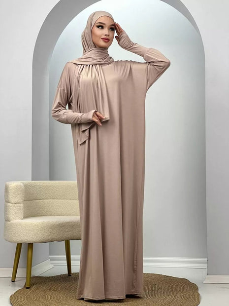 عباية من قماش البوليستر مغلقة