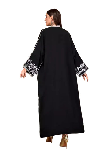 عباية مطرزة أنيقة