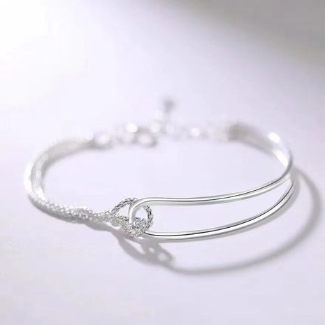 Sencilla y fresca pulsera de media caña