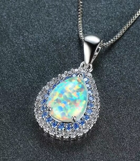 Elegant And Exquisite Drop-shaped Necklace