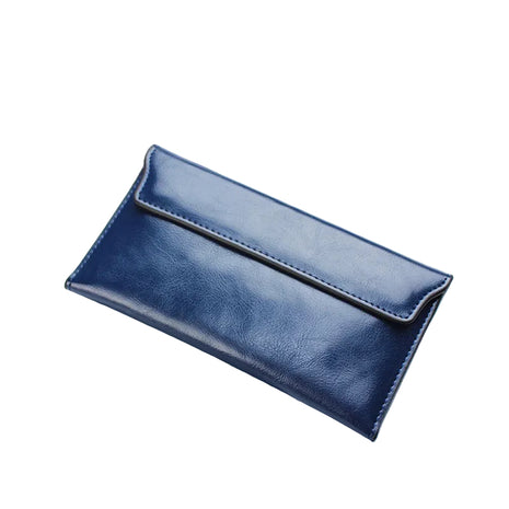 Unisex vintage leather wallet with minimalist plain design and European-inspired style.