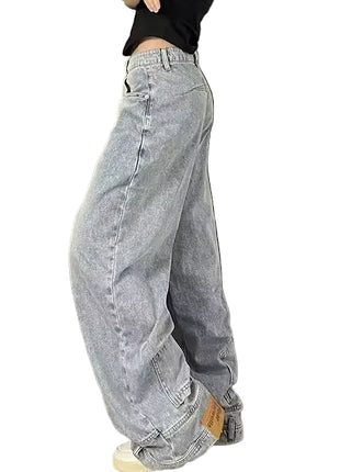 Versatile women’s bell bottom jeans for streetwear, casual outfits, travel looks, and everyday fashion.