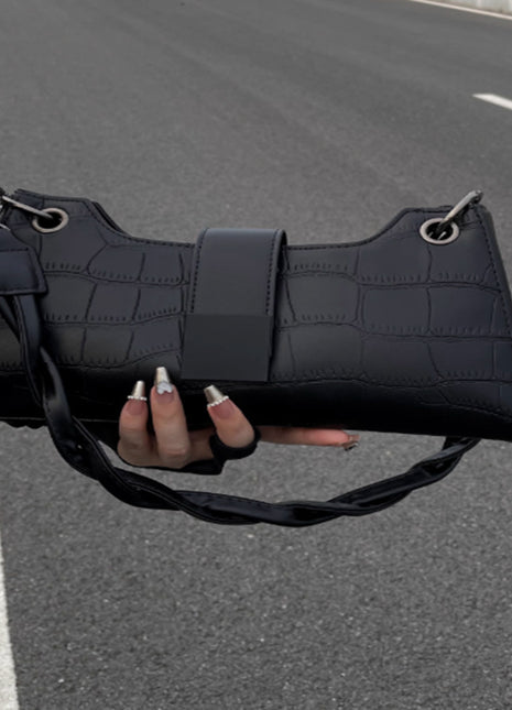 A High-End Single Baguette Handbag