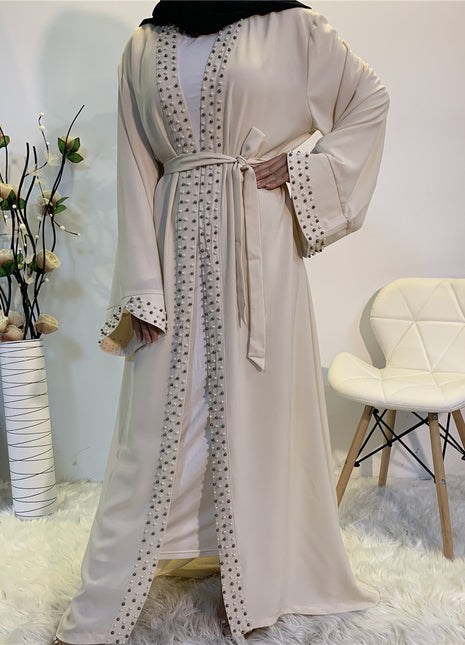 عباية رداء برباط مزينة بالخرز