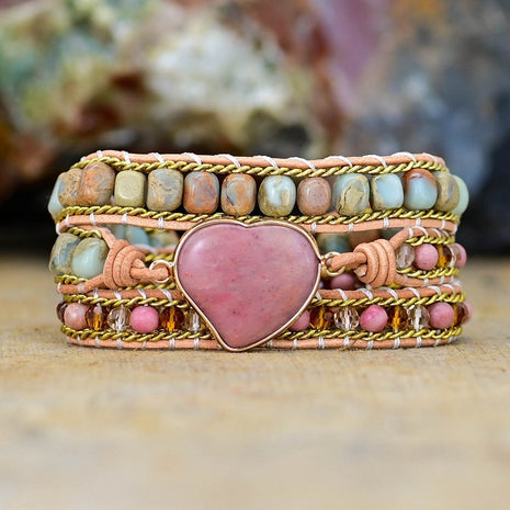 Pulsera de varias capas con corazón de piedra natural