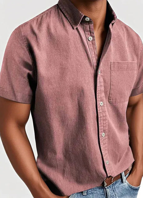 Camisa de hombre de manga corta, un solo botón, bolsillo y cuello liso