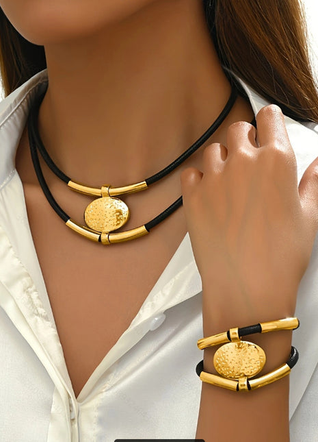 Juego de collar y pulsera con dije ovalado plateado de estilo retro para mujer
