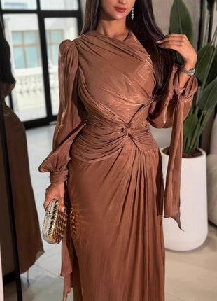 فستان سهرة لامع بكسرات وشريط