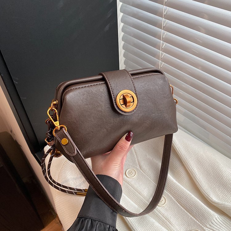 High Sense Niche Retro Frosted Handbag