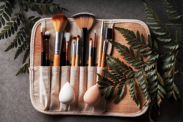 <h2>Makeup</h2>